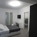 Casa Da Angela & Corrado פוצאלו